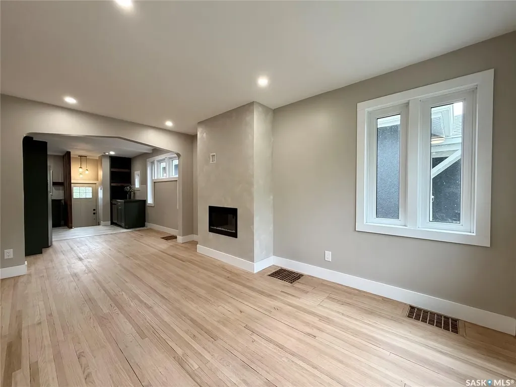 2471 Broder Street Regina SK S4N 3T1