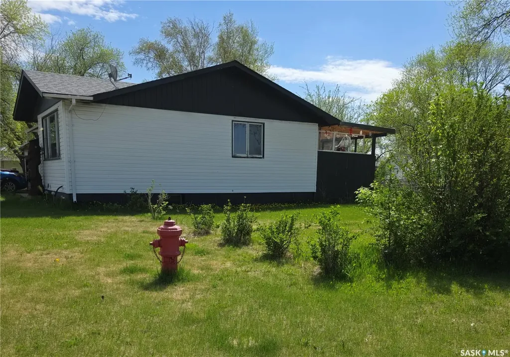 38 6th Street SE Preeceville SK S0A 3B0