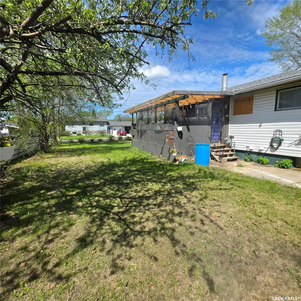 38 6th Street SE Preeceville SK S0A 3B0