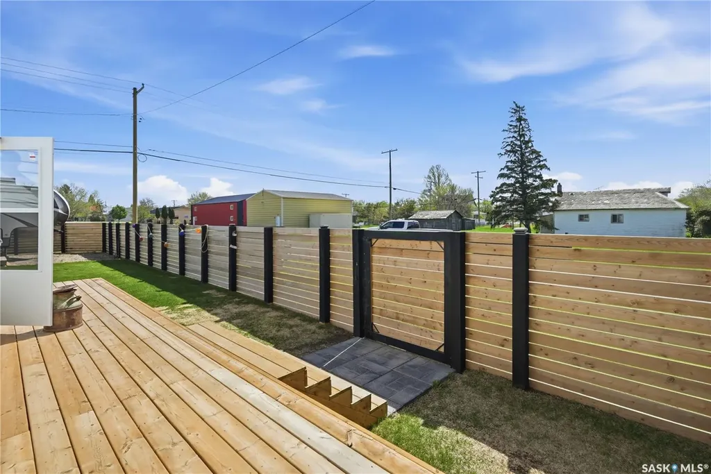 780 Railway Avenue Elbow SK S0H 1J0