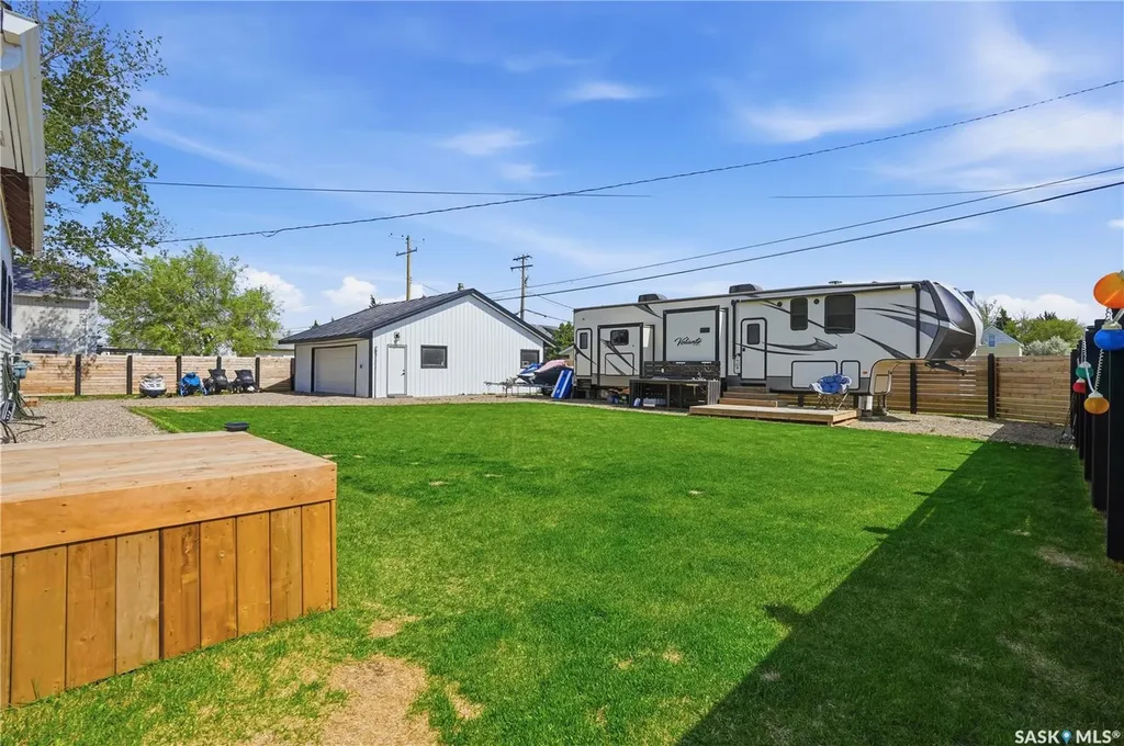 780 Railway Avenue Elbow SK S0H 1J0
