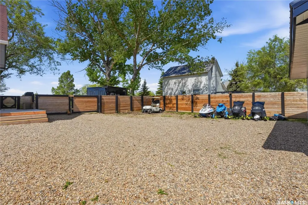 780 Railway Avenue Elbow SK S0H 1J0