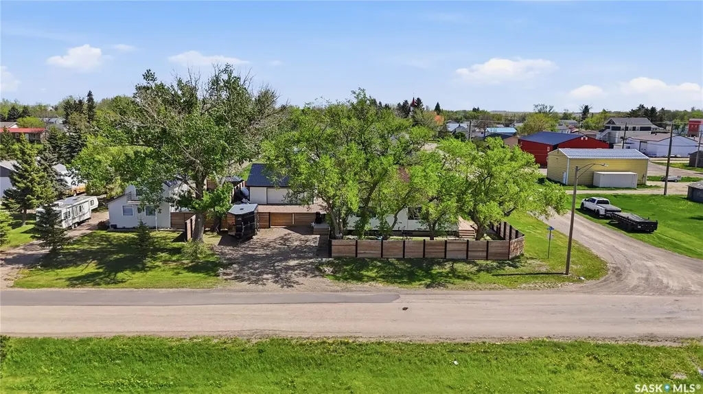 780 Railway Avenue Elbow SK S0H 1J0