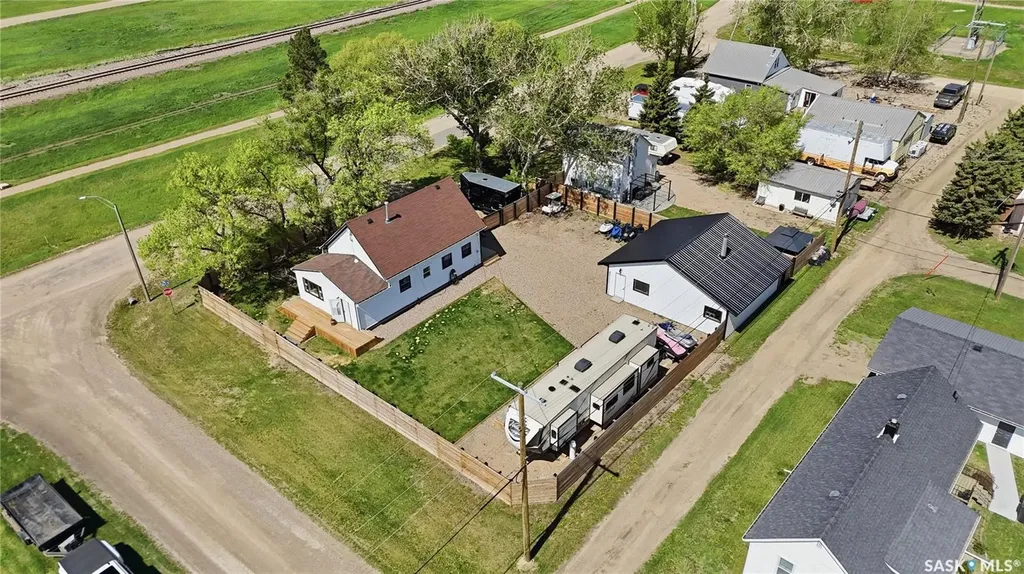 780 Railway Avenue Elbow SK S0H 1J0