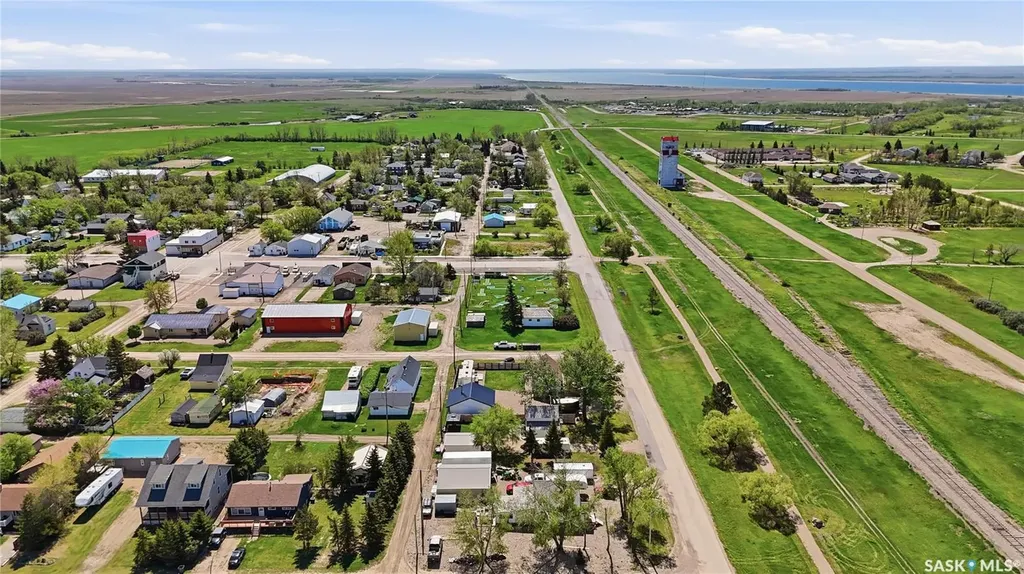 780 Railway Avenue Elbow SK S0H 1J0