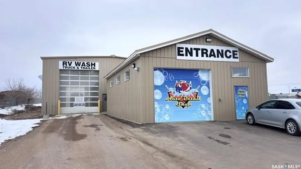 521 Pioneer Avenue North Battleford SK S9A 4A9