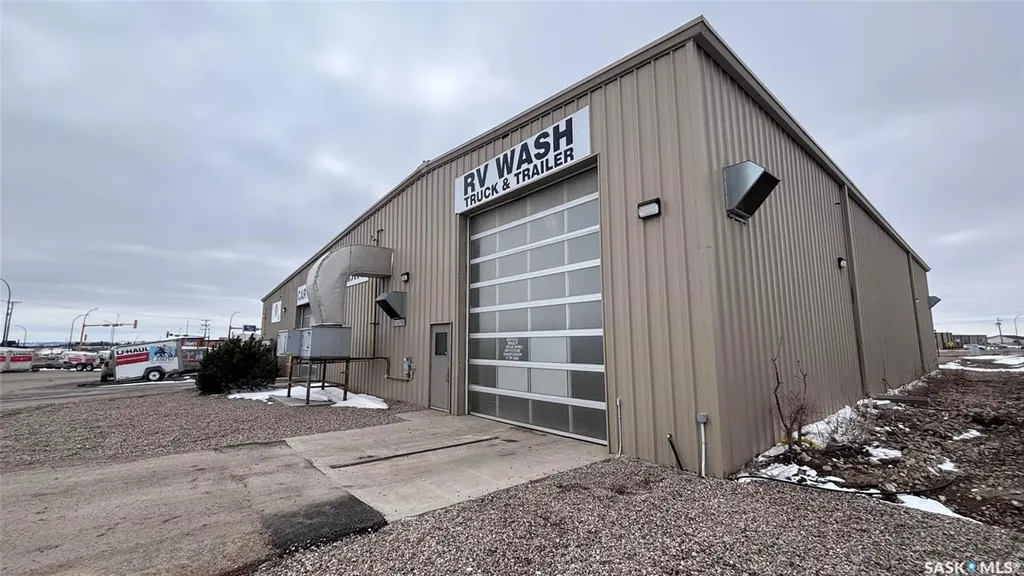 521 Pioneer Avenue North Battleford SK S9A 4A9