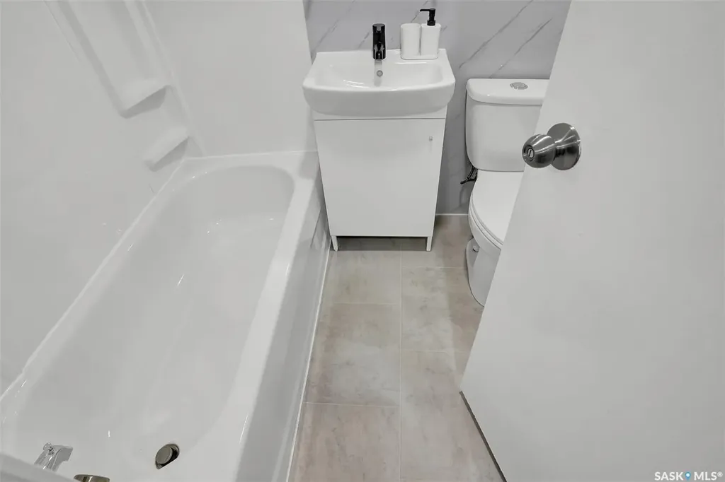 1668 Ottawa Street Regina SK S4P 1N9