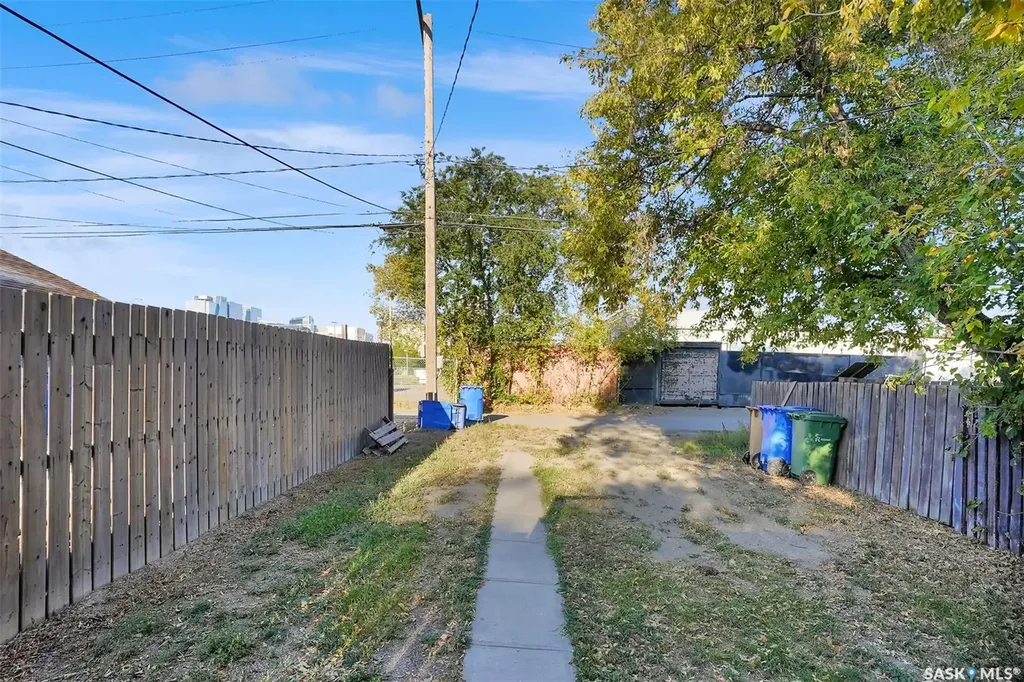 1668 Ottawa Street Regina SK S4P 1N9