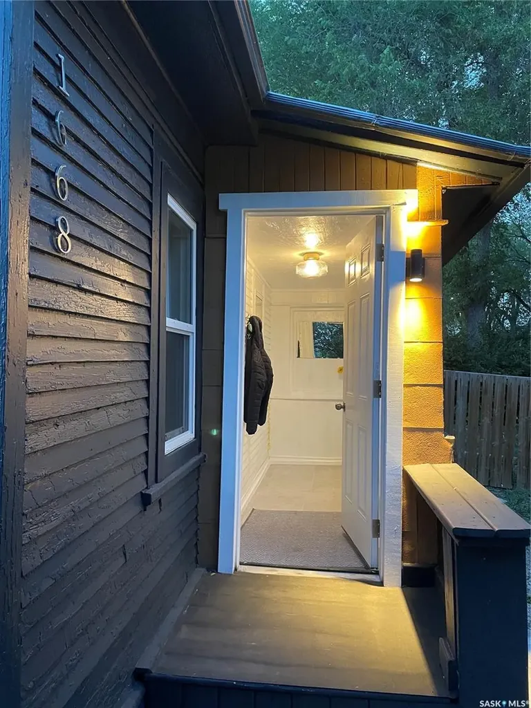 1668 Ottawa Street Regina SK S4P 1N9