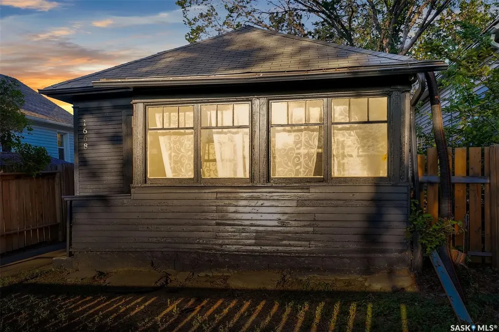 1668 Ottawa Street Regina SK S4P 1N9
