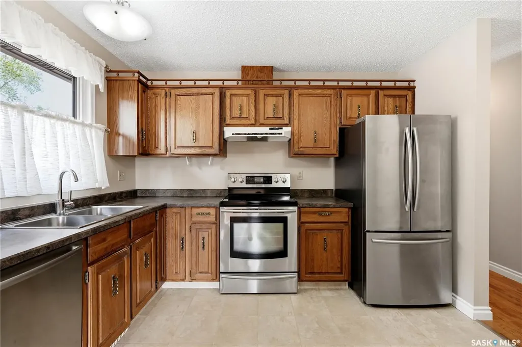 579 Tobin Crescent Saskatoon SK S7K 4N9