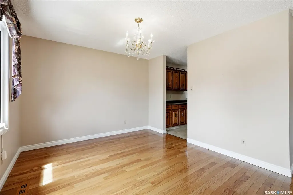 579 Tobin Crescent Saskatoon SK S7K 4N9