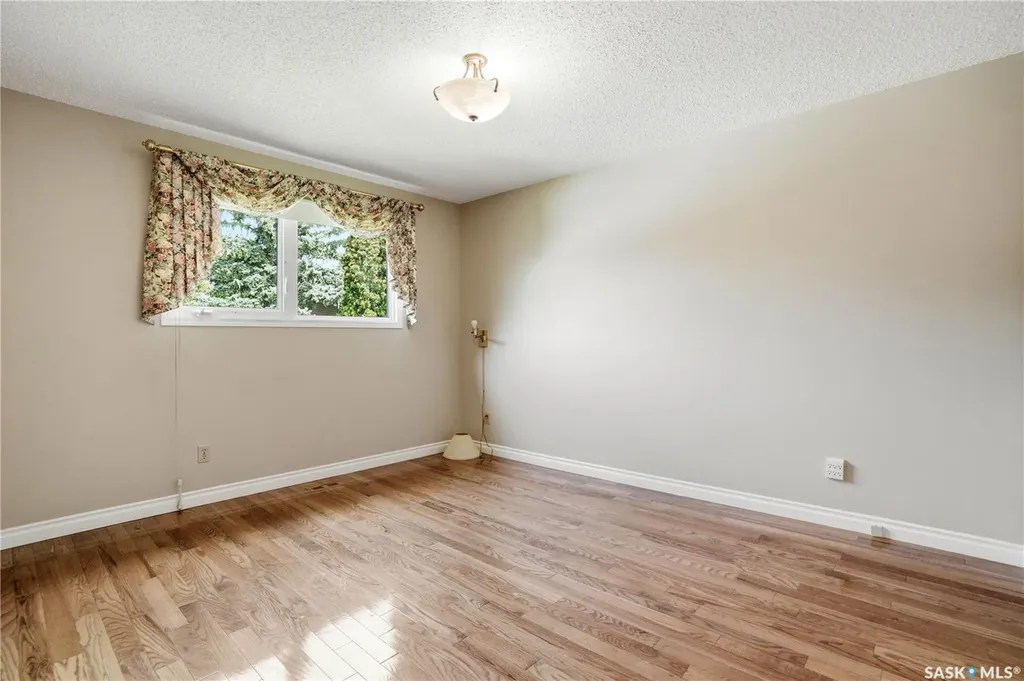 579 Tobin Crescent Saskatoon SK S7K 4N9