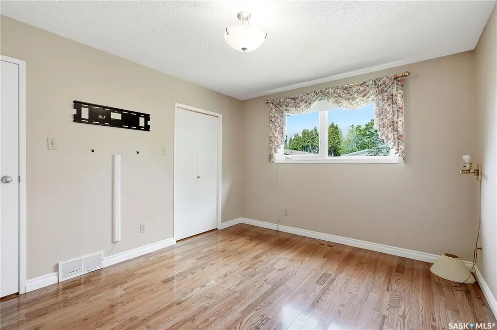 579 Tobin Crescent Saskatoon SK S7K 4N9