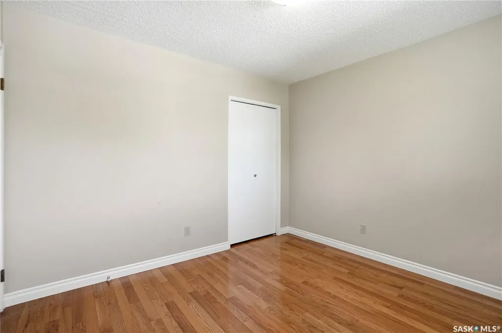 579 Tobin Crescent Saskatoon SK S7K 4N9