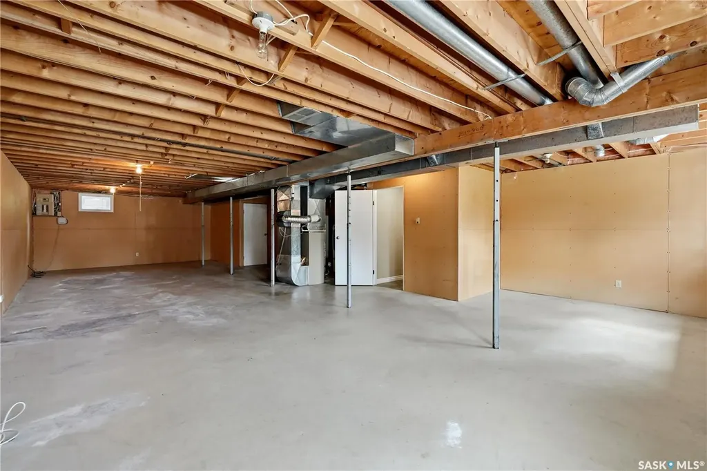 579 Tobin Crescent Saskatoon SK S7K 4N9