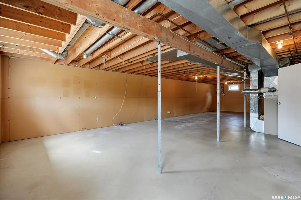 579 Tobin Crescent Saskatoon SK S7K 4N9