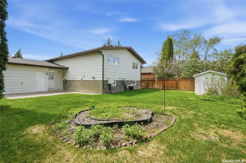 579 Tobin Crescent Saskatoon SK S7K 4N9