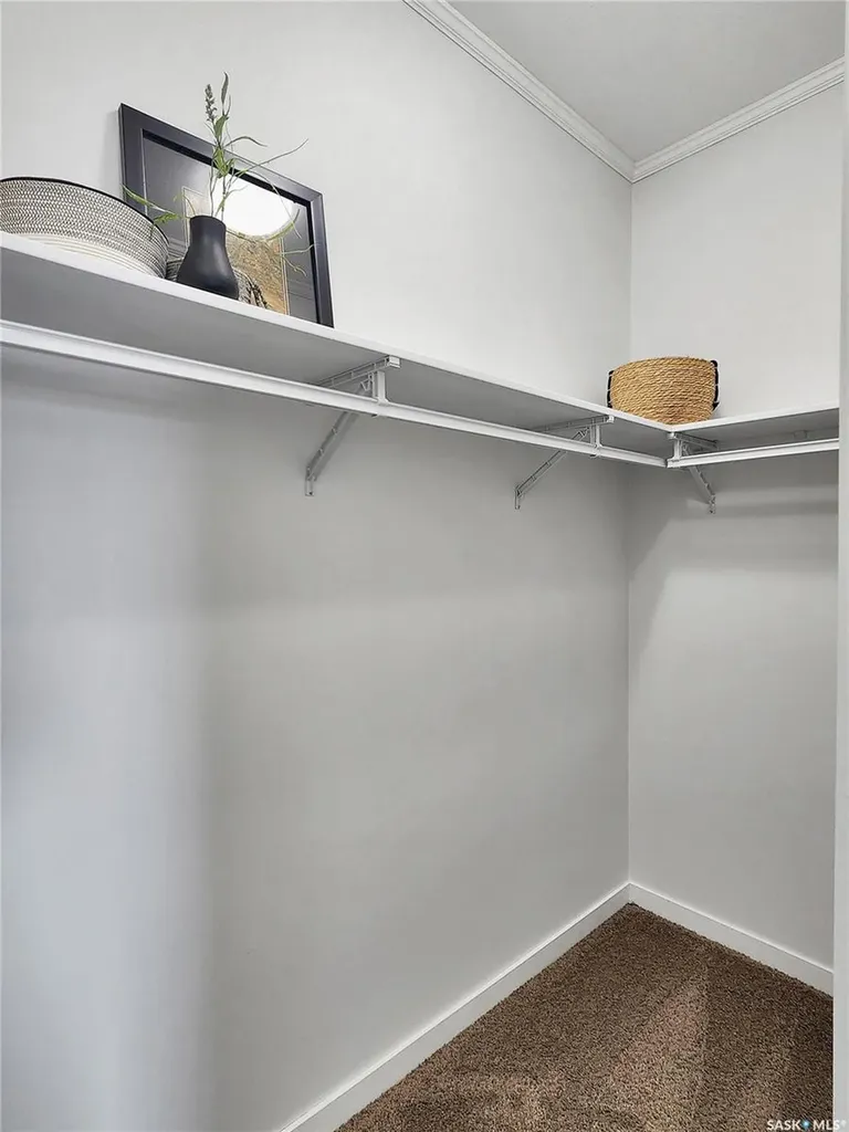 545 Hassard Close Saskatoon SK S7L 6V3