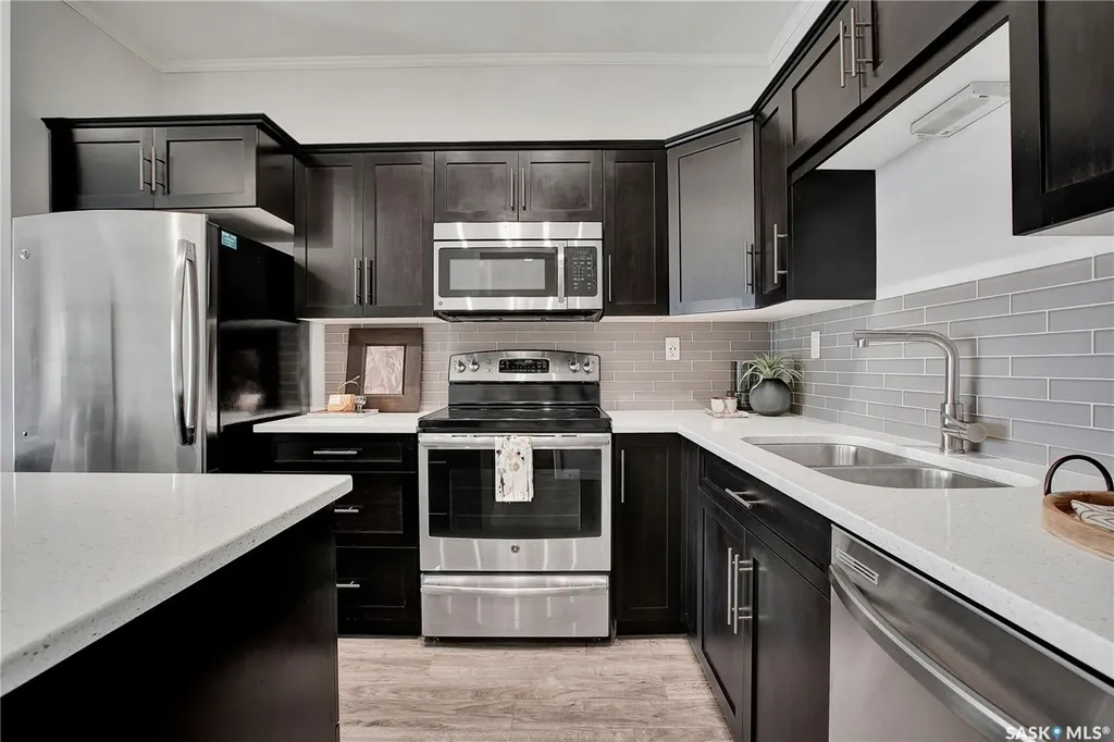 545 Hassard Close Saskatoon SK S7L 6V3