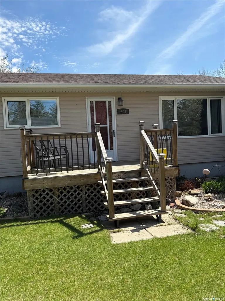 309 Russell Street Stoughton SK S0G 4T0