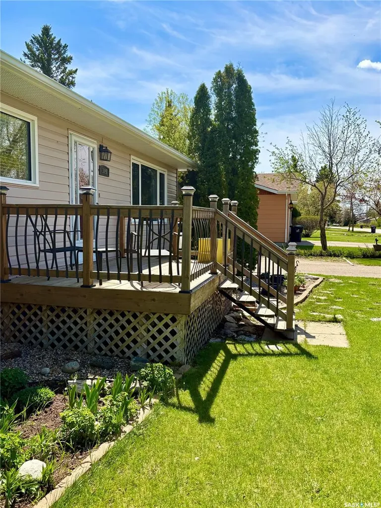 309 Russell Street Stoughton SK S0G 4T0