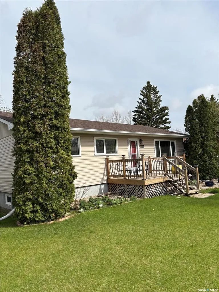 309 Russell Street Stoughton SK S0G 4T0
