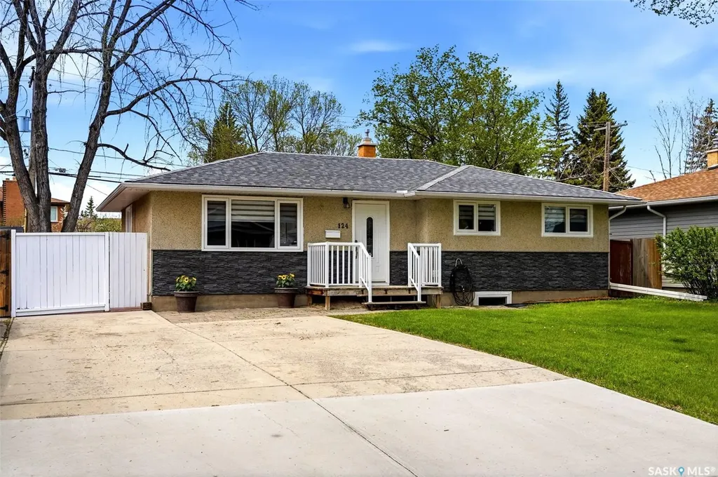 124 Riddell Crescent Regina SK S4S 5L3
