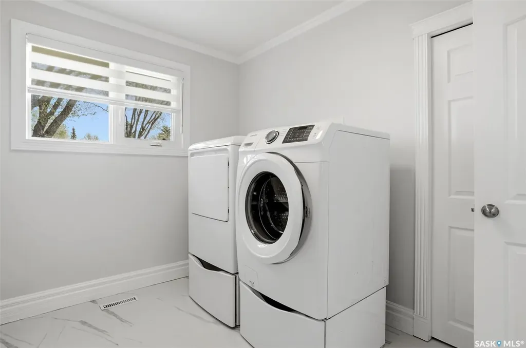 124 Riddell Crescent Regina SK S4S 5L3
