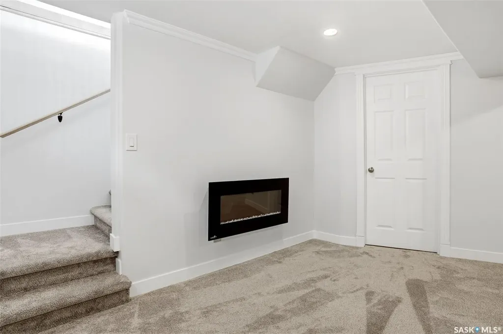 124 Riddell Crescent Regina SK S4S 5L3