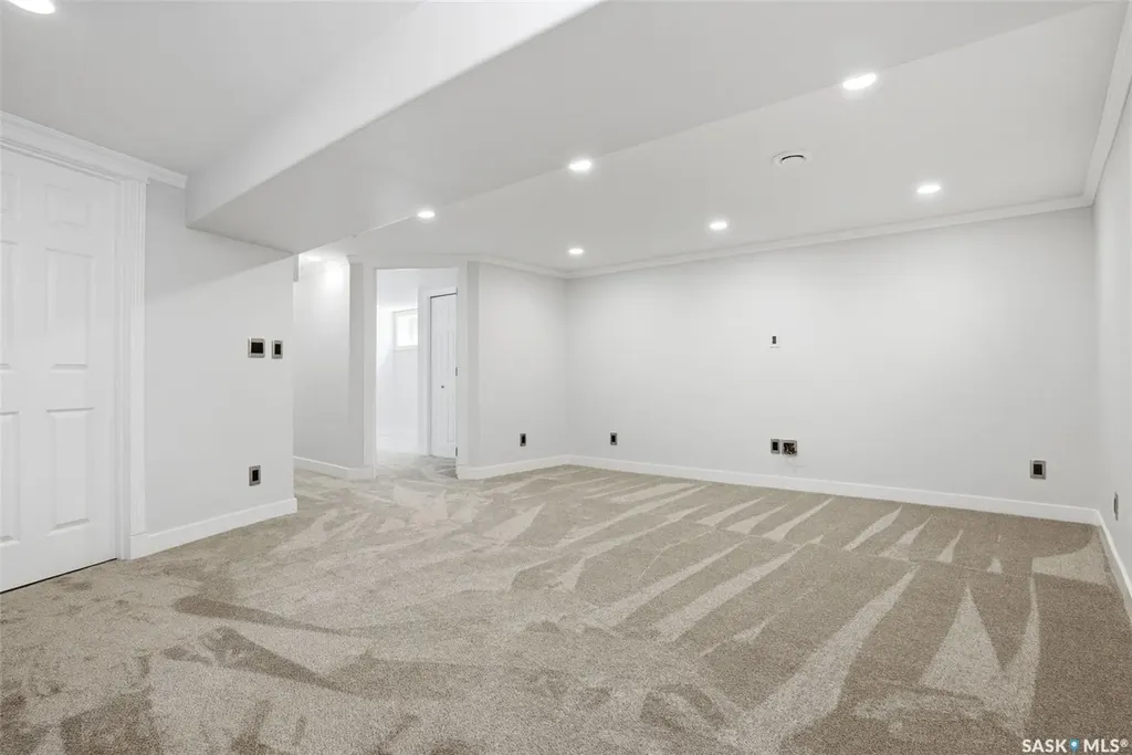 124 Riddell Crescent Regina SK S4S 5L3
