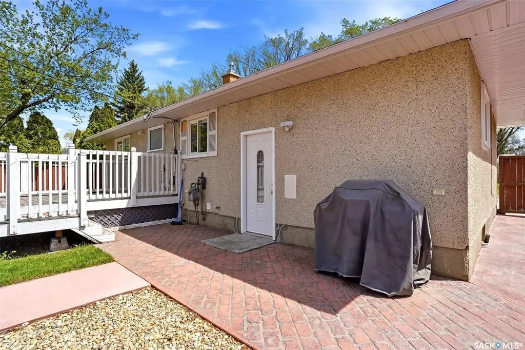124 Riddell Crescent Regina SK S4S 5L3