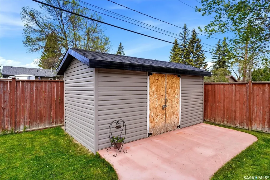 124 Riddell Crescent Regina SK S4S 5L3