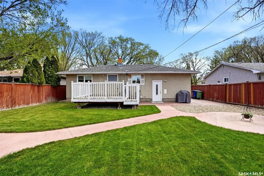 124 Riddell Crescent Regina SK S4S 5L3