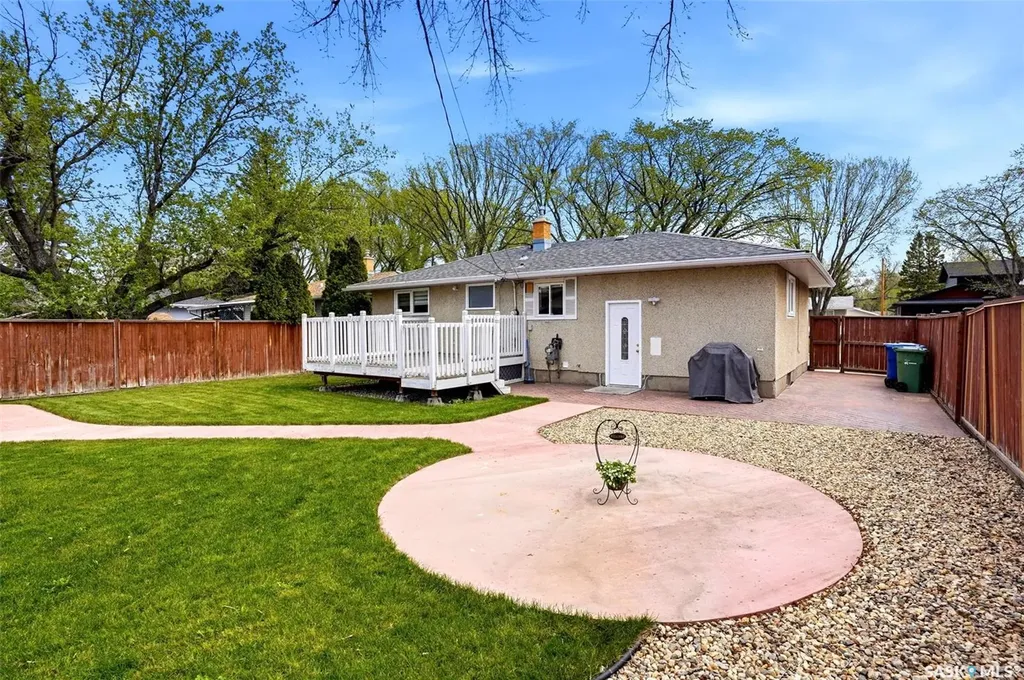124 Riddell Crescent Regina SK S4S 5L3