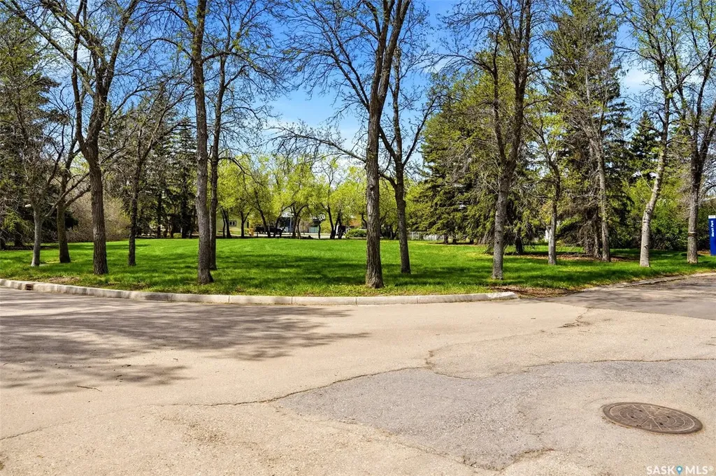 124 Riddell Crescent Regina SK S4S 5L3