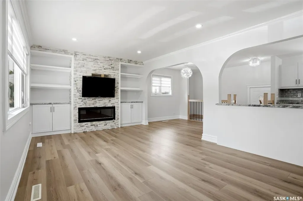 124 Riddell Crescent Regina SK S4S 5L3