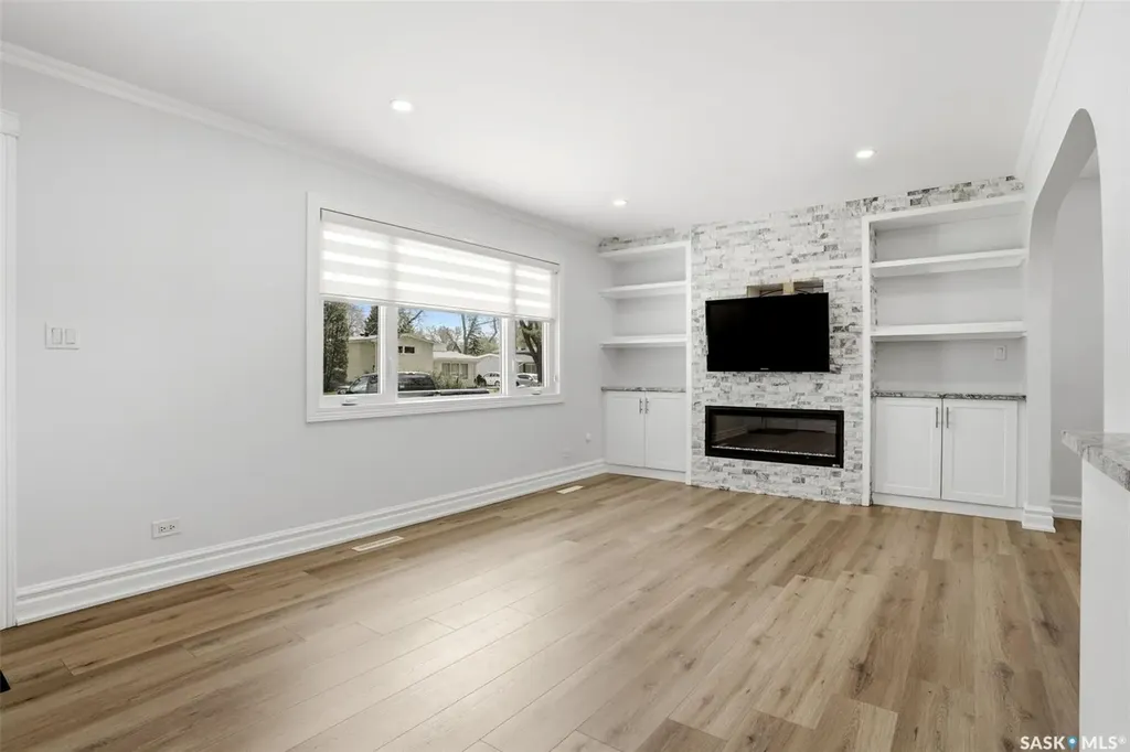 124 Riddell Crescent Regina SK S4S 5L3