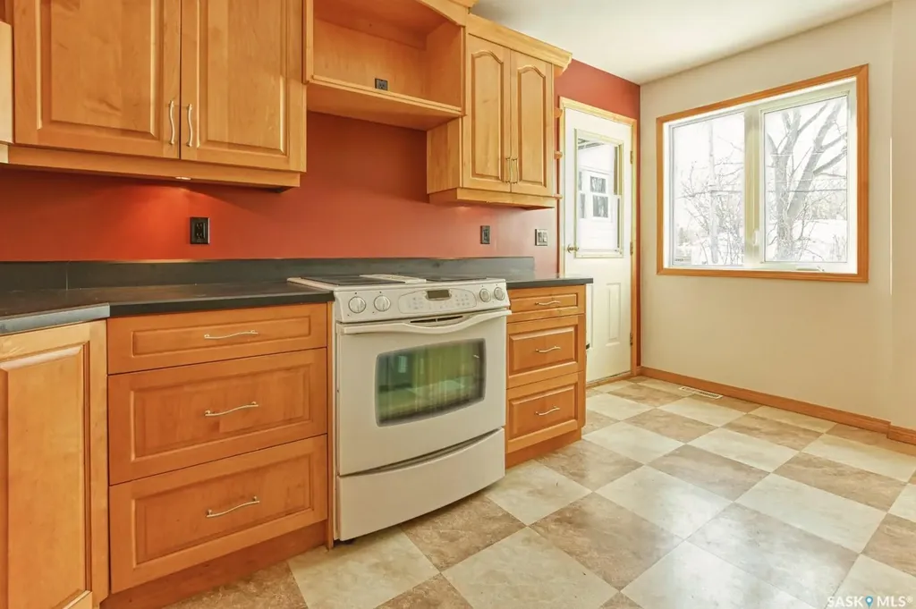 1321 Jubilee Avenue Regina SK S4S 3S8