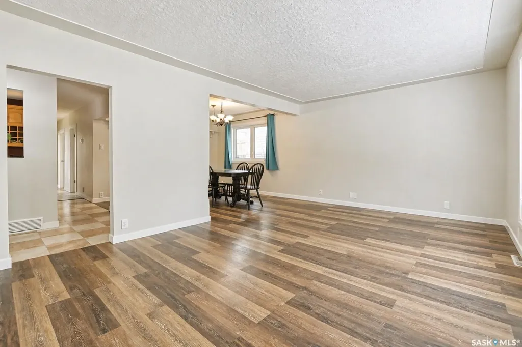 1321 Jubilee Avenue Regina SK S4S 3S8