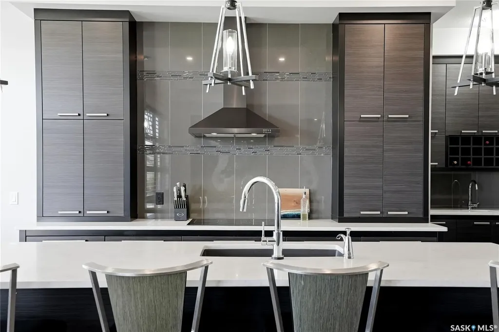 739 Hastings Cove Saskatoon SK S7V 0G6