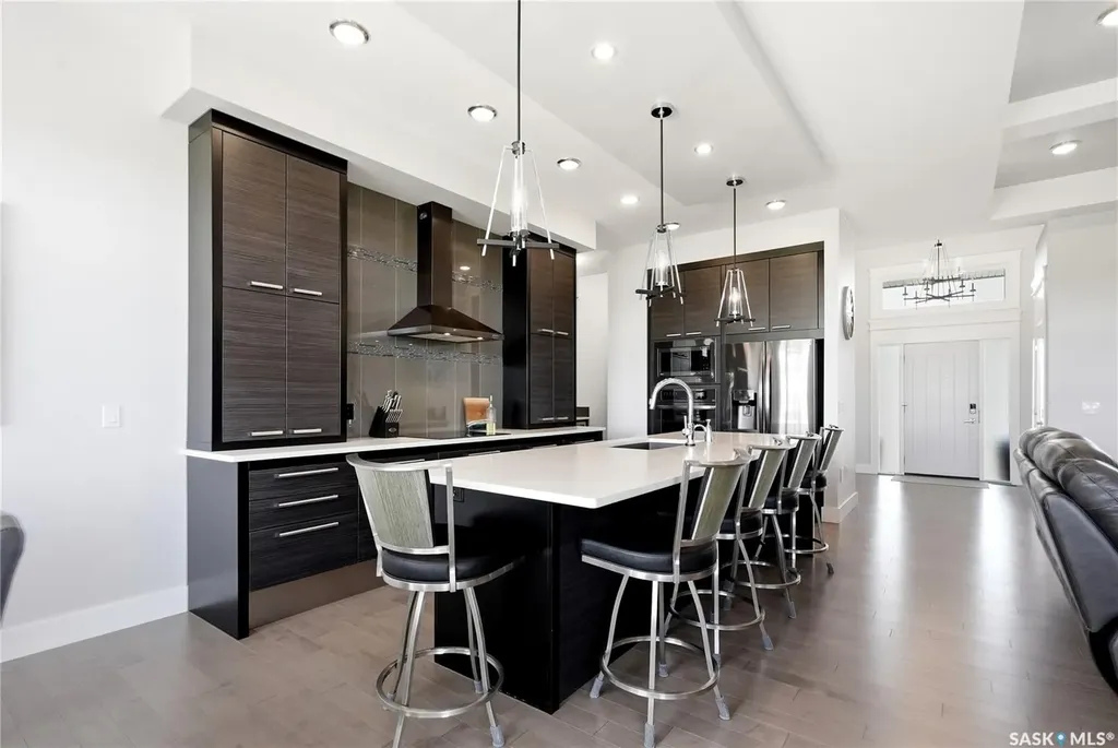 739 Hastings Cove Saskatoon SK S7V 0G6