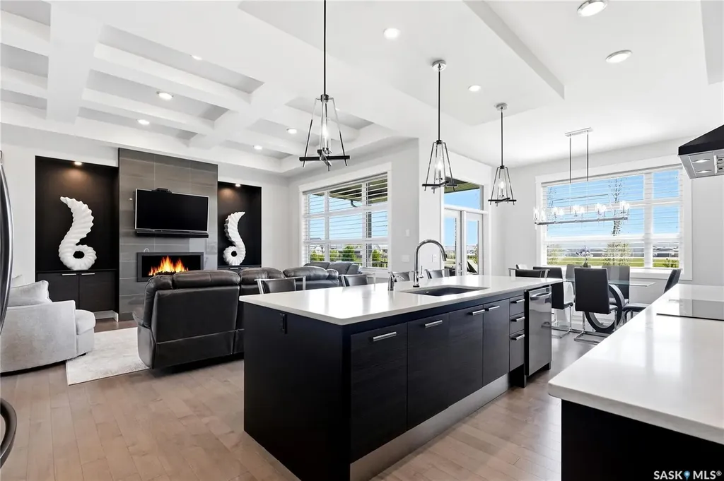 739 Hastings Cove Saskatoon SK S7V 0G6