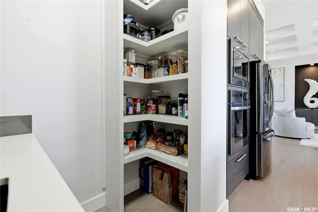 739 Hastings Cove Saskatoon SK S7V 0G6