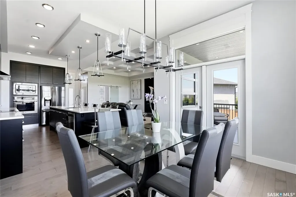 739 Hastings Cove Saskatoon SK S7V 0G6