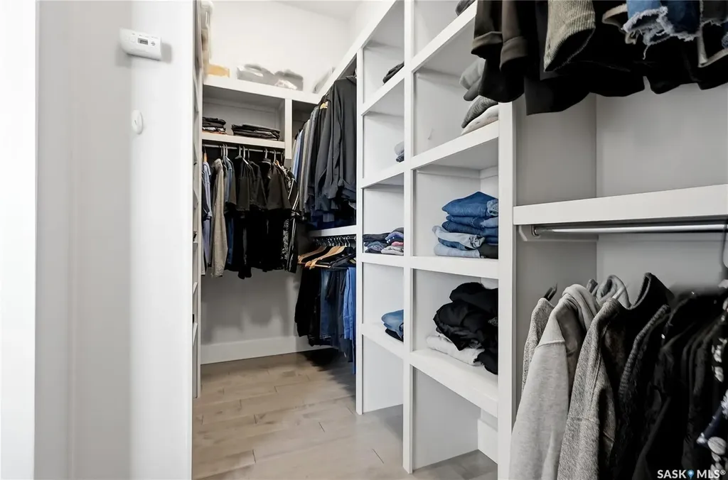 739 Hastings Cove Saskatoon SK S7V 0G6