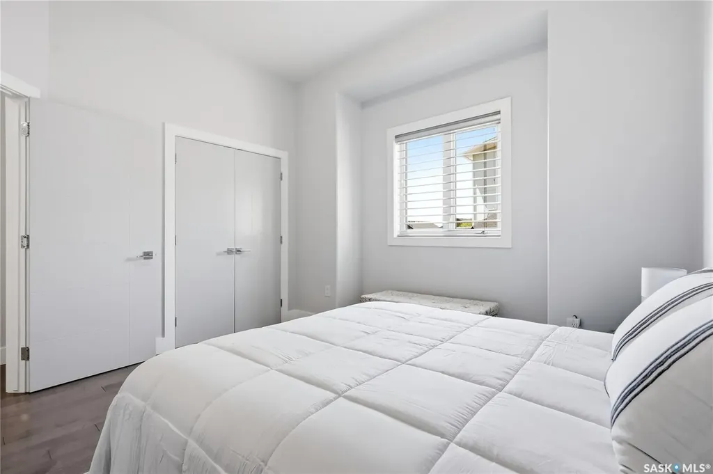 739 Hastings Cove Saskatoon SK S7V 0G6