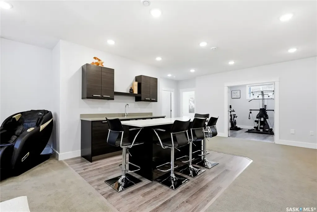 739 Hastings Cove Saskatoon SK S7V 0G6