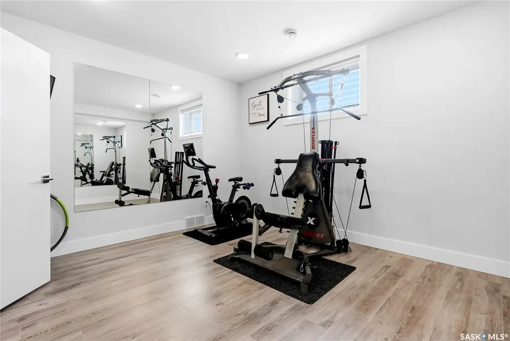 739 Hastings Cove Saskatoon SK S7V 0G6
